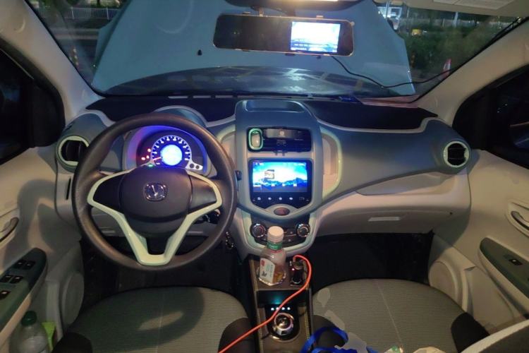 Used CHANGAN Benni E-Star 2021 National Edition Colorful Version Lithium Iron Phosphate (31.95 kWh) Center Console