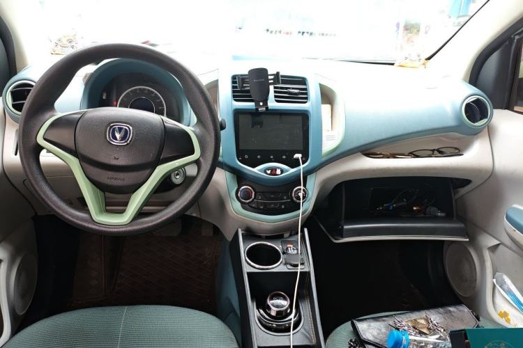 Used CHANGAN Benni E-Star 2021 National Edition Colorful Version Lithium Iron Phosphate (31.86 kWh) Center Console