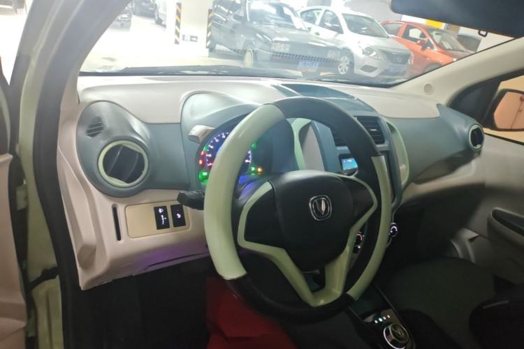 Used CHANGAN Benni E-Star 2021 National Edition Colorful Version Lithium Iron Phosphate (31.86 kWh) Center Console