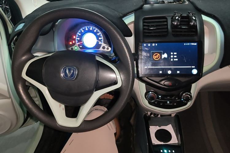 Used CHANGAN Benni E-Star 2021 National Edition Colorful Version Lithium Iron Phosphate (31.86 kWh) Center Console
