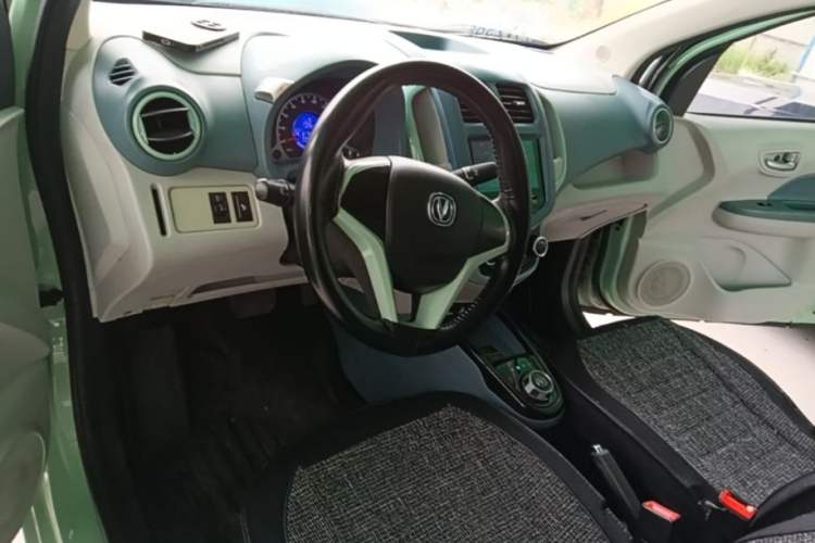 Used CHANGAN Benni E-Star 2021 National Edition Colorful Version Lithium Iron Phosphate (31.86 kWh) Center Console