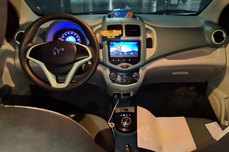 Used CHANGAN Benni E-Star 2021 National Edition Colorful Version Lithium Iron Phosphate (31.95 kWh) Center Console