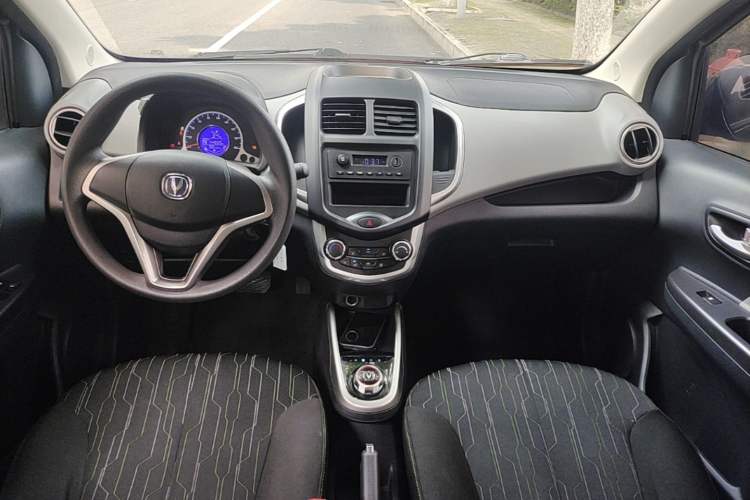 Used CHANGAN Benni E-Star 2021 National Edition Xin Yue Version Lithium Iron Phosphate (31.95 kWh) Center Console