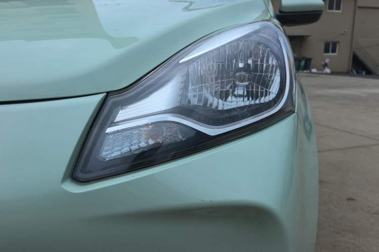 Used CHANGAN Benni E-Star 2021 National Edition Colorful Version Lithium Iron Phosphate (31.86 kWh) Exterior 1