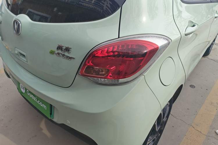Used CHANGAN Benni E-Star 2021 National Edition Colorful Version Lithium Iron Phosphate (31.86 kWh) Exterior 3