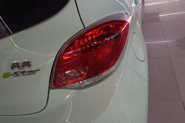 Used CHANGAN Benni E-Star 2021 National Edition Xin Yue Version Lithium-Ion Battery Exterior 3