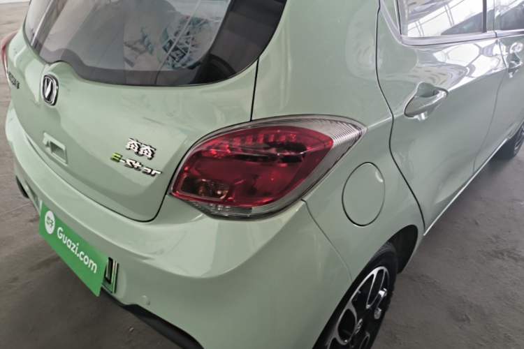 Used CHANGAN Benni E-Star 2021 National Edition Colorful Version Lithium Iron Phosphate (31.86 kWh) Exterior 3