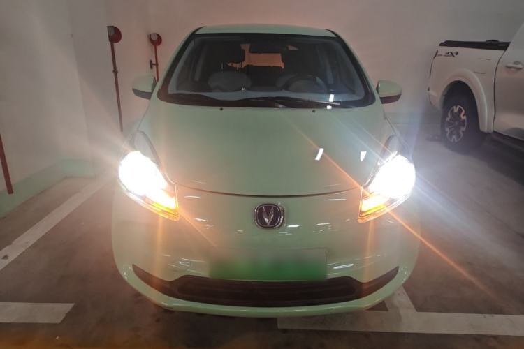 Used CHANGAN Benni E-Star 2021 National Edition Colorful Version Lithium Iron Phosphate (31.86 kWh) Front