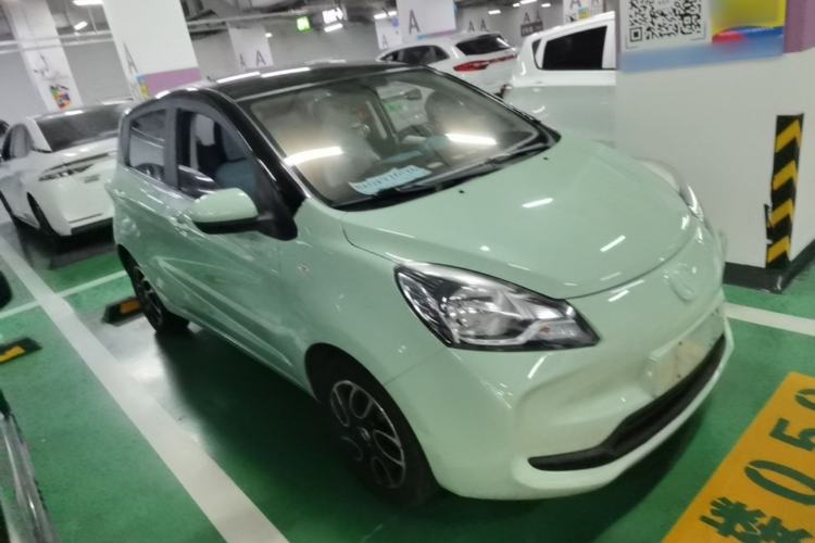 Used CHANGAN Benni E-Star 2021 National Edition Colorful Version Lithium Iron Phosphate (31.86 kWh) Front Right 45 Deg