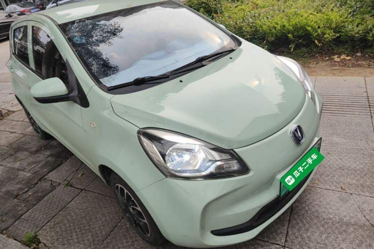 Used CHANGAN Benni E-Star 2021 National Edition Colorful Version Lithium Iron Phosphate (31.86 kWh) Front Right 45 Deg