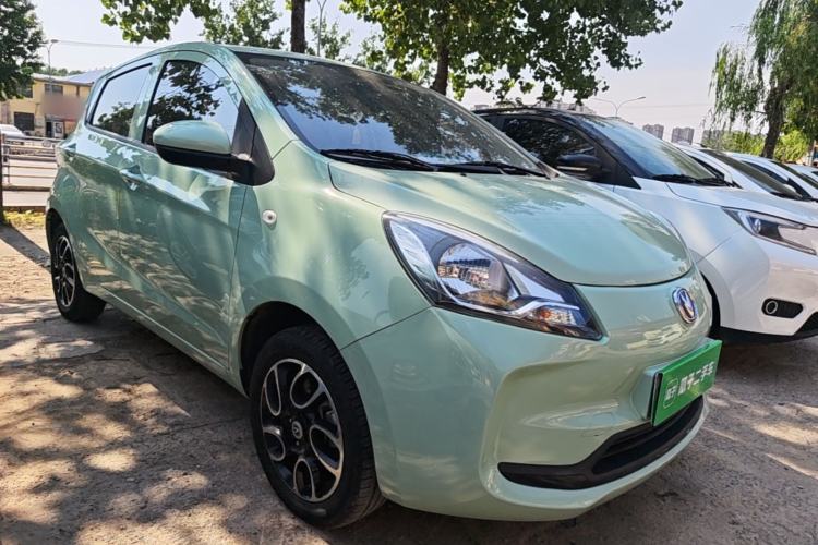 Used CHANGAN Benni E-Star 2021 National Edition Colorful Version Lithium Iron Phosphate (31.86 kWh) Front Right 45 Deg