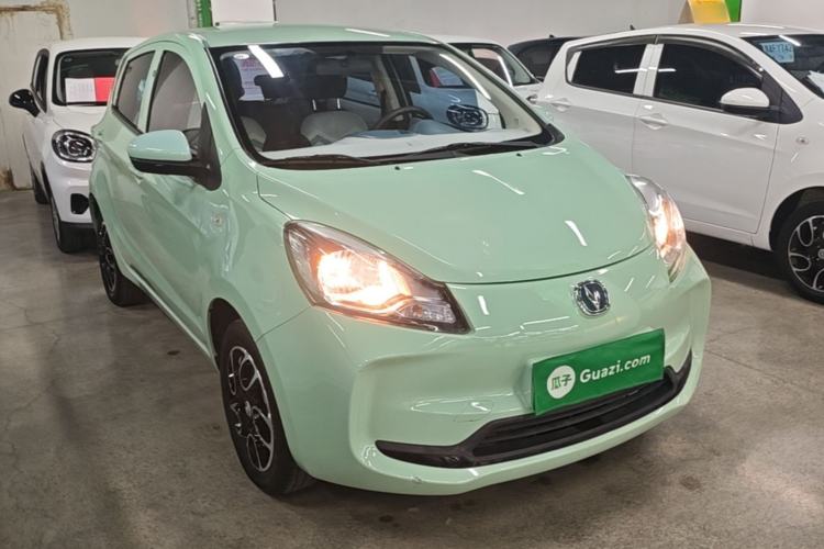 Used CHANGAN Benni E-Star 2021 National Edition Colorful Version Lithium Iron Phosphate (31.86 kWh) Front Right 45 Deg