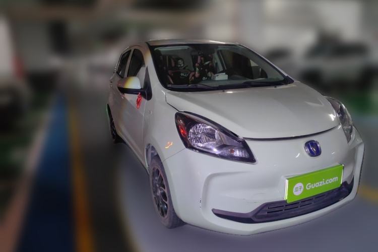 Used CHANGAN Benni E-Star 2021 National Edition Colorful Version Lithium Iron Phosphate (31.86 kWh) Front Right 45 Deg