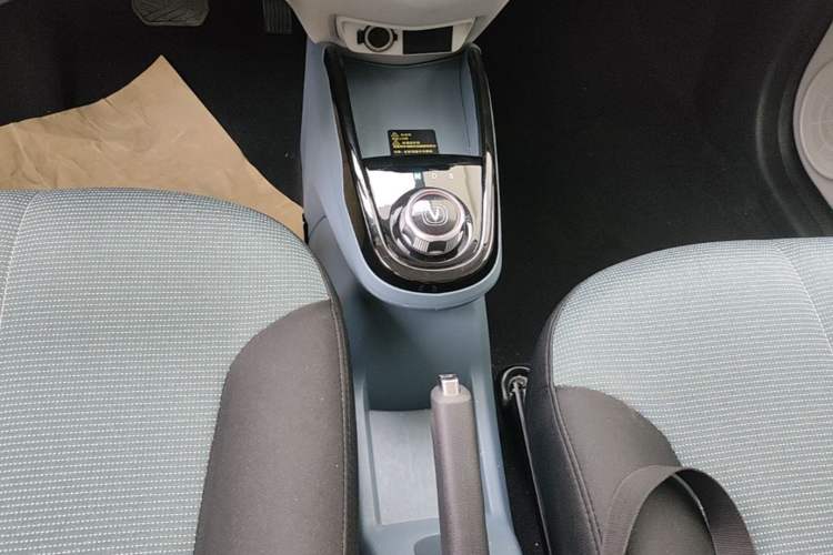 Used CHANGAN Benni E-Star 2021 National Edition Colorful Version Lithium Iron Phosphate (31.86 kWh) Gear Lever