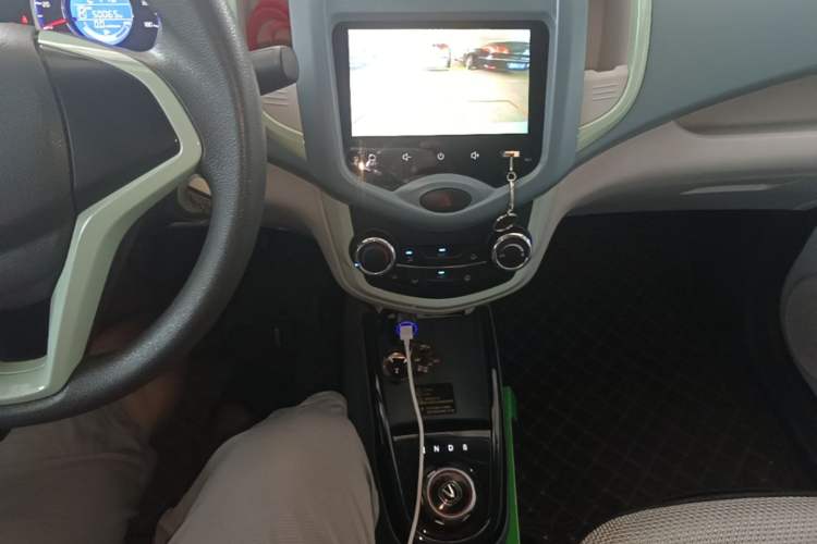 Used CHANGAN Benni E-Star 2021 National Edition Colorful Version Lithium Iron Phosphate (31.86 kWh) Gear Lever