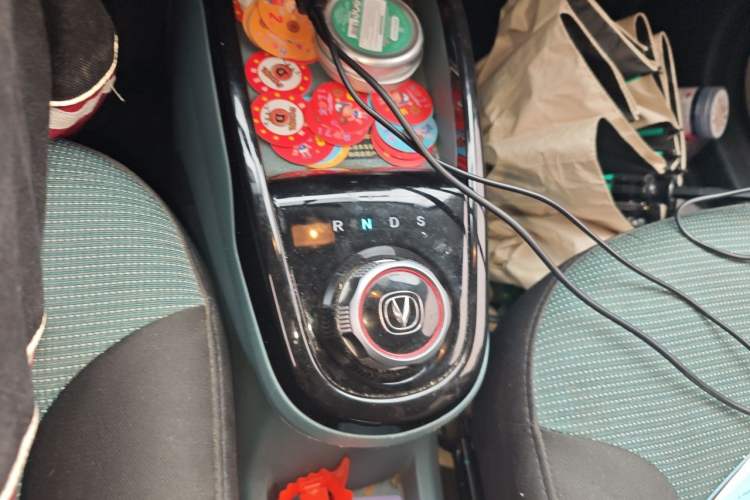 Used CHANGAN Benni E-Star 2021 National Edition Colorful Version Lithium Iron Phosphate (31.86 kWh) Gear Lever