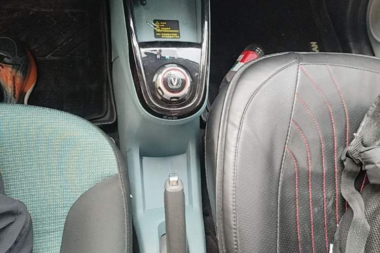 Used CHANGAN Benni E-Star 2021 National Edition Colorful Version Lithium Iron Phosphate (31.86 kWh) Gear Lever