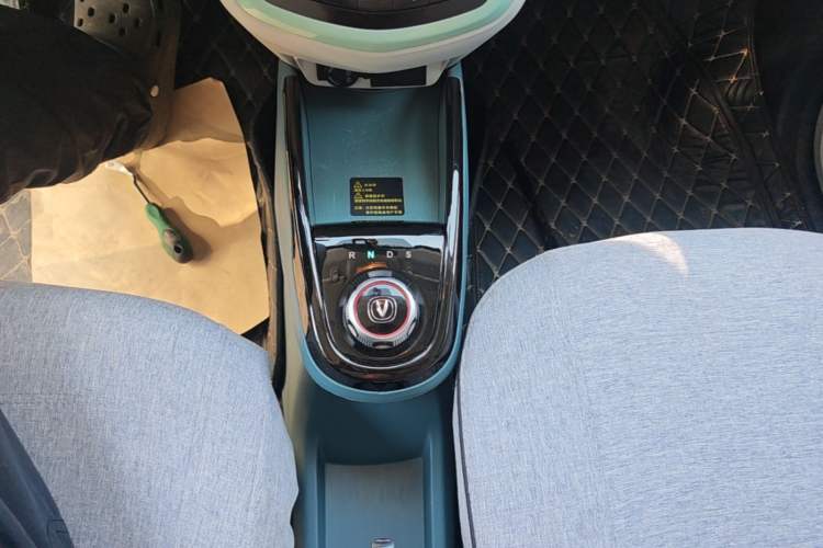 Used CHANGAN Benni E-Star 2021 National Edition Colorful Version Lithium Iron Phosphate (31.86 kWh) Gear Lever