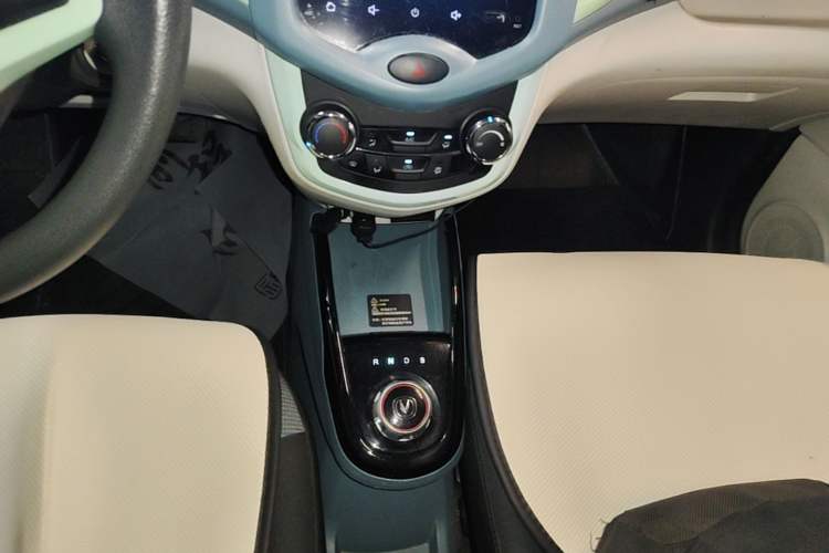 Used CHANGAN Benni E-Star 2021 National Edition Colorful Version Lithium Iron Phosphate (31.95 kWh) Gear Lever