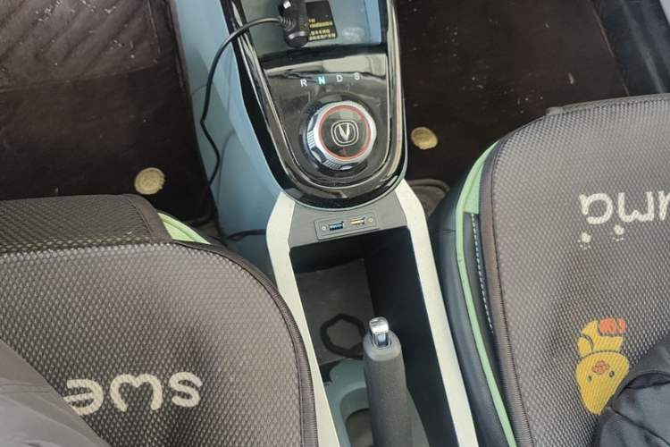 Used CHANGAN Benni E-Star 2021 National Edition Colorful Version Lithium Iron Phosphate (31.86 kWh) Gear Lever