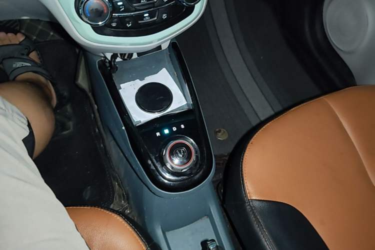 Used CHANGAN Benni E-Star 2021 National Edition Colorful Version Lithium Iron Phosphate (31.86 kWh) Gear Lever