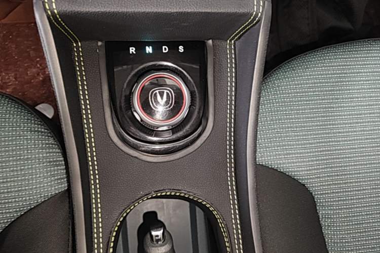 Used CHANGAN Benni E-Star 2021 National Edition Colorful Version Lithium Iron Phosphate (31.86 kWh) Gear Lever