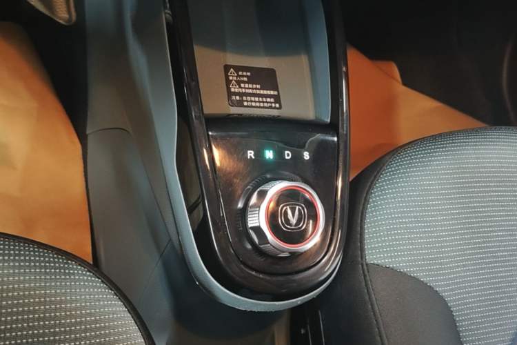 Used CHANGAN Benni E-Star 2021 National Edition Colorful Version Lithium Iron Phosphate (31.86 kWh) Gear Lever