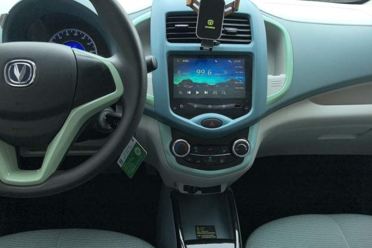 Used CHANGAN Benni E-Star 2021 National Edition Colorful Version Lithium Iron Phosphate (31.86 kWh) Interior 3