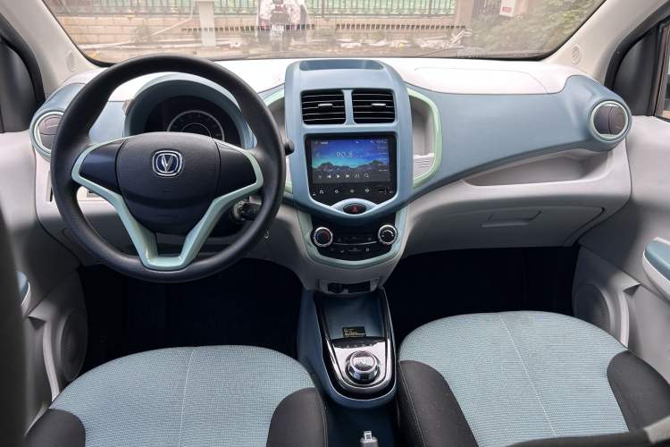 Used CHANGAN Benni E-Star 2021 National Edition Colorful Version Lithium Iron Phosphate (31.86 kWh) Interior 3