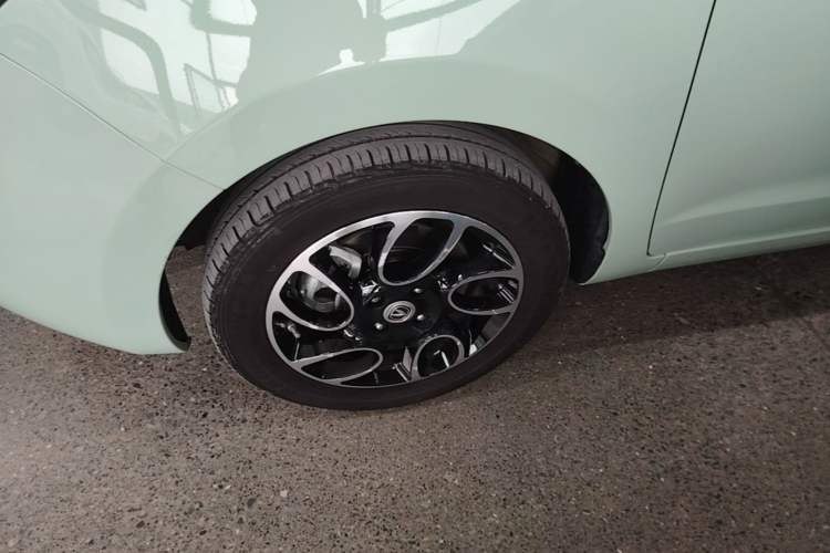 Used CHANGAN Benni E-Star 2021 National Edition Colorful Version Lithium Iron Phosphate (31.18 kWh) Left Front Wheel Hub