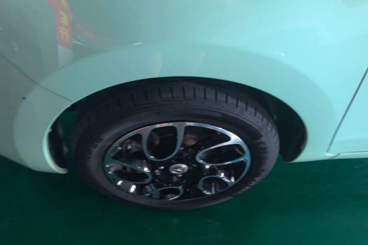 Used CHANGAN Benni E-Star 2021 National Edition Colorful Version Lithium Iron Phosphate (31.95 kWh) Left Front Wheel Hub