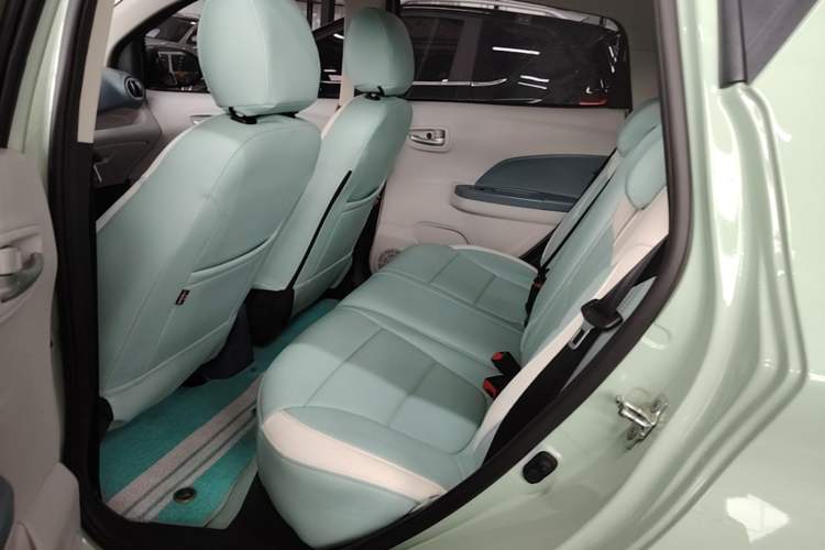 Used CHANGAN Benni E-Star 2021 National Edition Colorful Version Lithium Iron Phosphate (31.18 kWh) Left Rear Seat