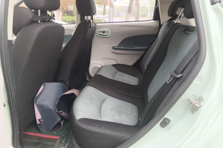 Used CHANGAN Benni E-Star 2021 National Edition Colorful Version Lithium Iron Phosphate (31.86 kWh) Left Rear Seat