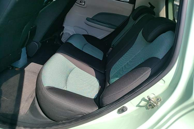 Used CHANGAN Benni E-Star 2021 National Edition Colorful Version Lithium Iron Phosphate (31.18 kWh) Left Rear Seat