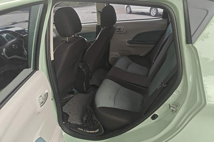 Used CHANGAN Benni E-Star 2021 National Edition Colorful Version Lithium Iron Phosphate (31.95 kWh) Left Rear Seat