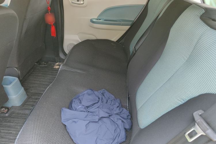 Used CHANGAN Benni E-Star 2021 National Edition Colorful Version Lithium Iron Phosphate (31.86 kWh) Left Rear Seat