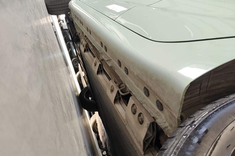 Used CHANGAN Benni E-Star 2021 National Edition Colorful Version Lithium Iron Phosphate (31.86 kWh) Left Side Sill