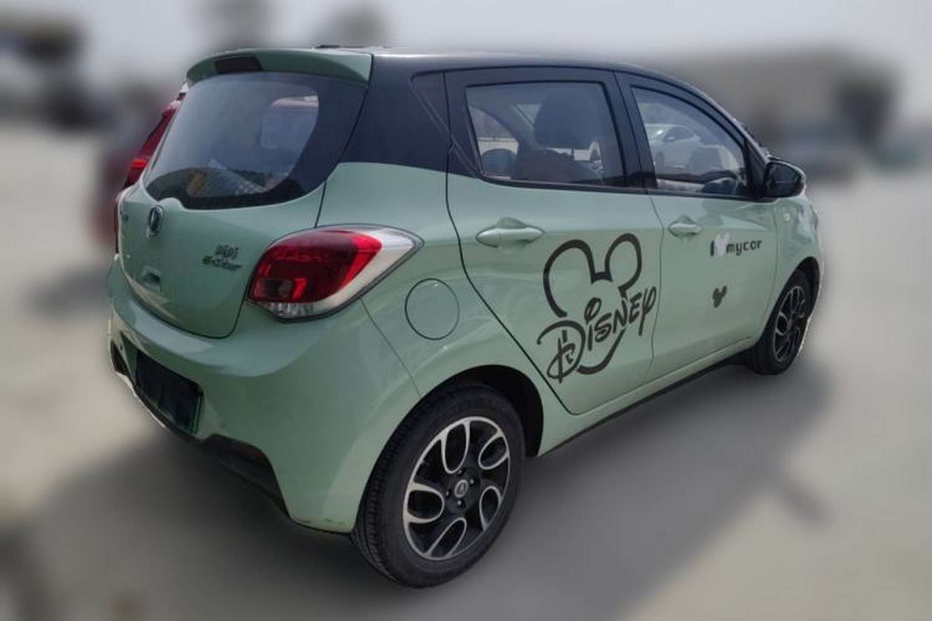 Used CHANGAN Benni E-Star 2021 National Edition Colorful Version Lithium Iron Phosphate (31.86 kWh) Rear Right 45 Deg