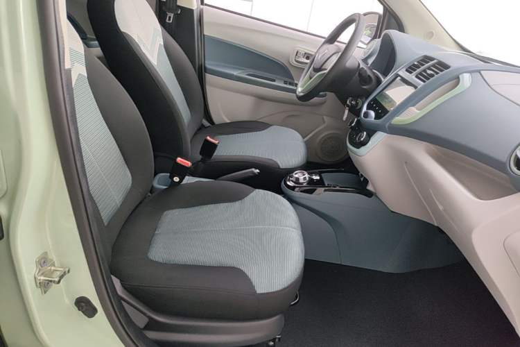Used CHANGAN Benni E-Star 2021 National Edition Colorful Version Lithium Iron Phosphate (31.86 kWh) Right Front Seat