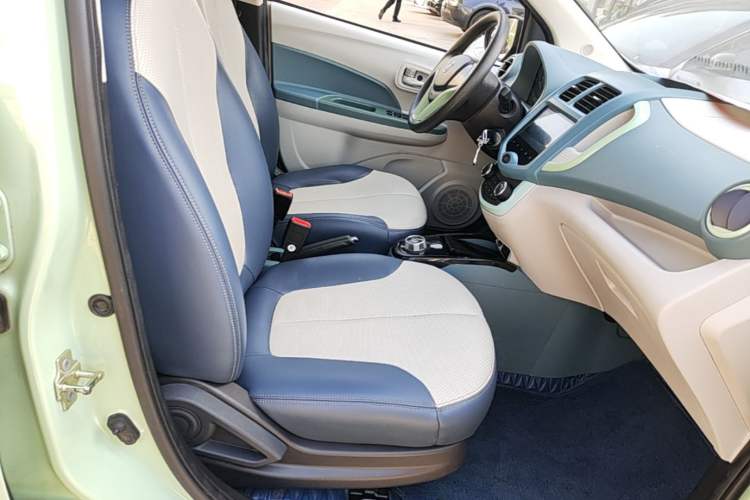 Used CHANGAN Benni E-Star 2021 National Edition Colorful Version Lithium Iron Phosphate (31.86 kWh) Right Front Seat