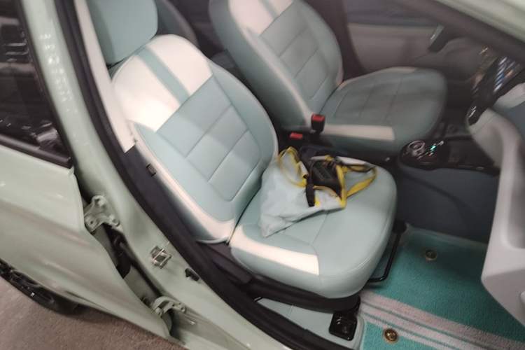 Used CHANGAN Benni E-Star 2021 National Edition Colorful Version Lithium Iron Phosphate (31.18 kWh) Right Front Seat