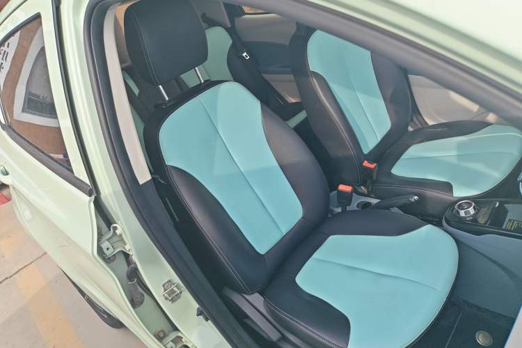 Used CHANGAN Benni E-Star 2021 National Edition Colorful Version Lithium Iron Phosphate (31.86 kWh) Right Front Seat