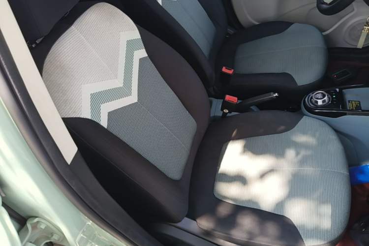 Used CHANGAN Benni E-Star 2021 National Edition Colorful Version Lithium Iron Phosphate (31.86 kWh) Right Front Seat