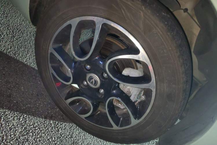 Used CHANGAN Benni E-Star 2021 National Edition Colorful Version Lithium Iron Phosphate (31.95 kWh) Right Front Wheel Hub