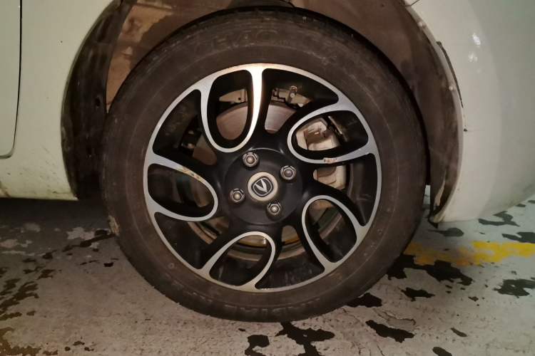 Used CHANGAN Benni E-Star 2021 National Edition Colorful Version Lithium Iron Phosphate (31.95 kWh) Right Front Wheel Hub