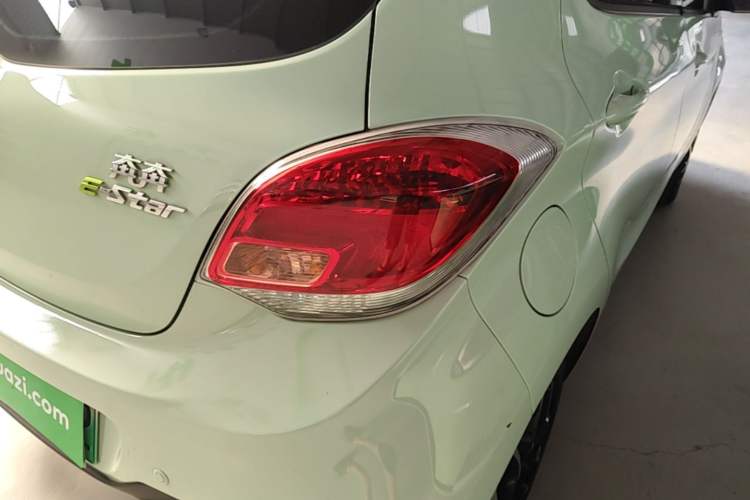 Used CHANGAN Benni E-Star 2021 National Edition Colorful Version Lithium Iron Phosphate (31.86 kWh) Right Rear Taillight