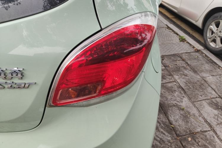 Used CHANGAN Benni E-Star 2021 National Edition Colorful Version Lithium Iron Phosphate (31.86 kWh) Right Rear Taillight