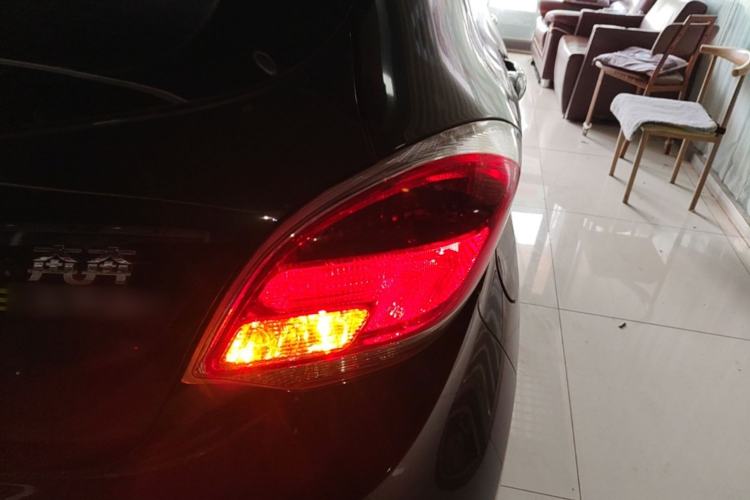 Used CHANGAN Benni E-Star 2021 National Edition Xinyi Version (Fast-Charging Edition) Lithium Iron Phosphate (31.95 kWh) Right Rear Taillight