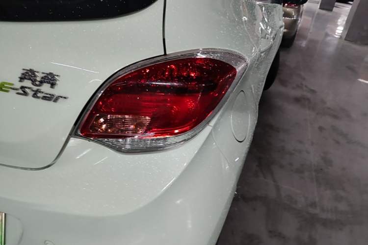 Used CHANGAN Benni E-Star 2021 National Edition Colorful Version Lithium Iron Phosphate (31.86 kWh) Right Rear Taillight