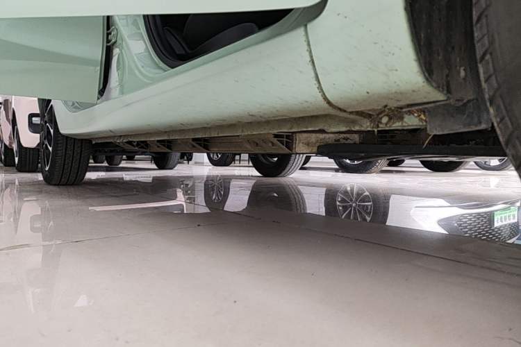 Used CHANGAN Benni E-Star 2021 National Edition Colorful Version Lithium Iron Phosphate (31.86 kWh) Right Side Sill